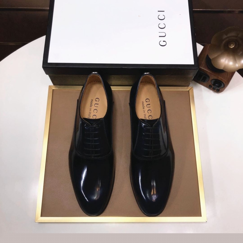 G*u*i leather shoes